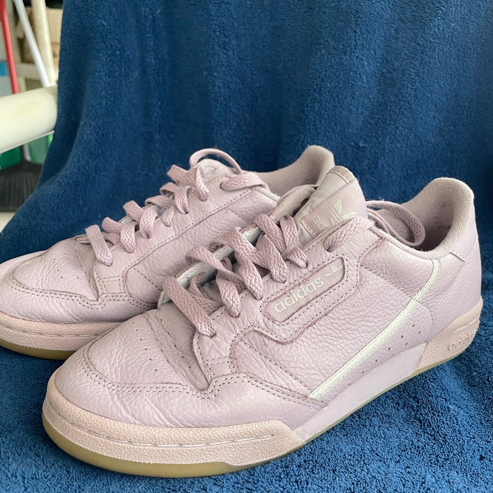 Adidas Size 8 women’s shoes purple